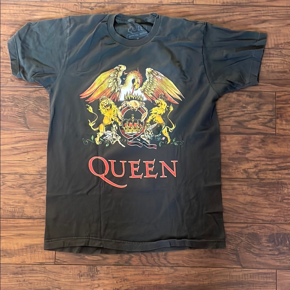 Queen Black Graphic T-Shirt